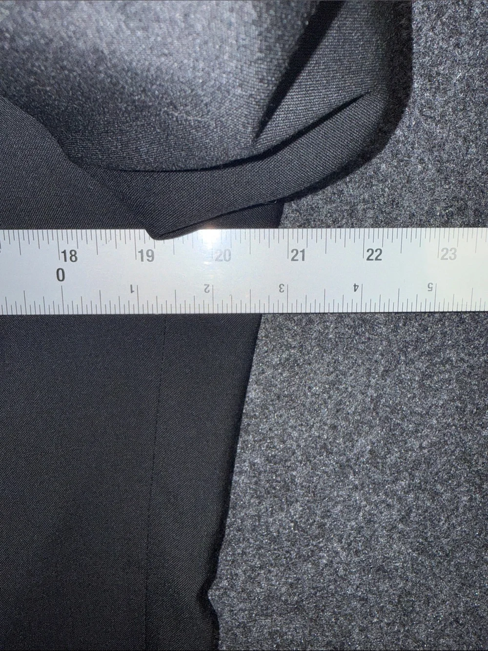Emanuel Ungaro Black Single-Button Tuxedo Blazer with Satin Lapels